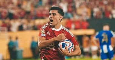 أشرف بن شرقي يقترب من العودة لتشكيلة الأهلي.. مواجهة مهمة أمام فاركو في الدوري 2025