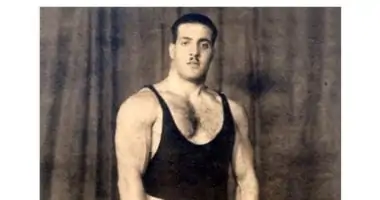 خضر التوني.. أسطورة رفع الأثقال تصنع المجد الأولمبي رغم المرض قبل مصير مأساوي في 2025